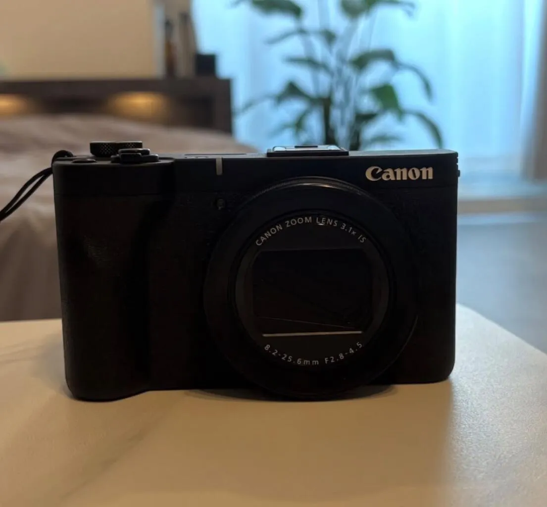 Canon PowerShot V1 camera