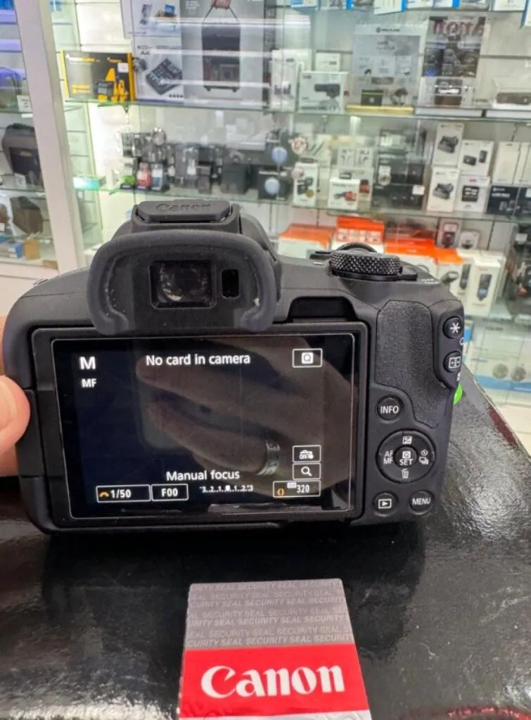 Canon EOS R50 Mirrorless Camera RF-S18-45mm