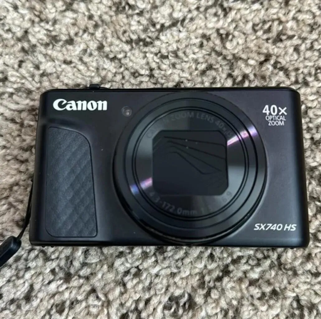 Canon PowerShot SX740 HS camera