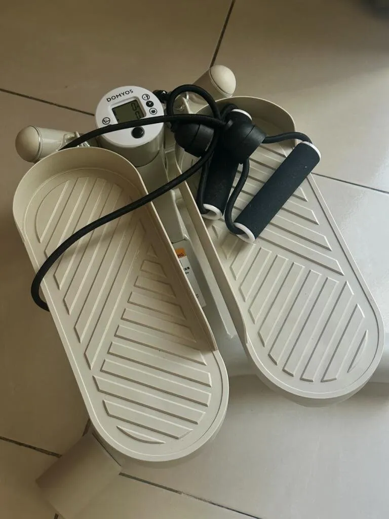 Domyos Mini Stepper MS500 (With Resistance Bands) – Like New!