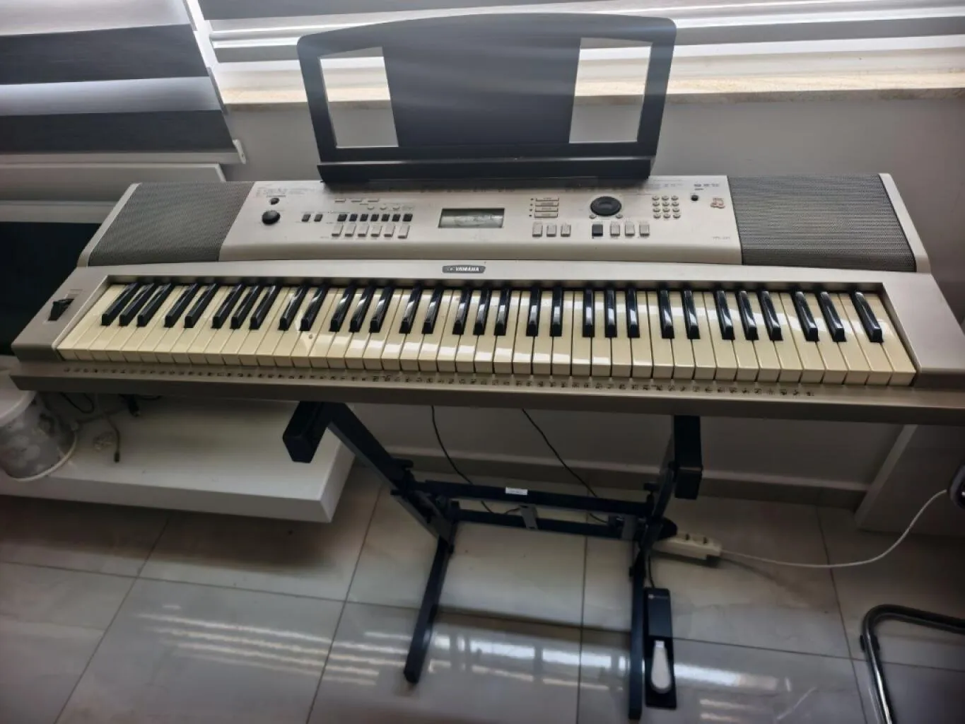 Yamaha YPG -235 keyboard